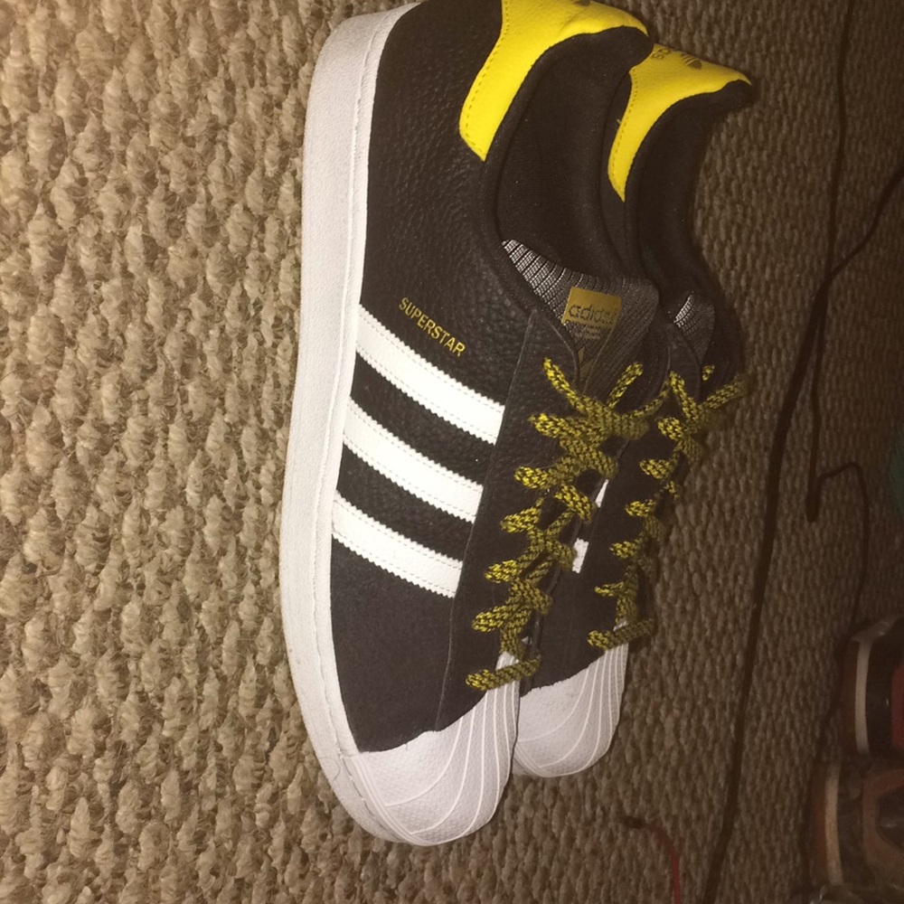 Adidas superstars
